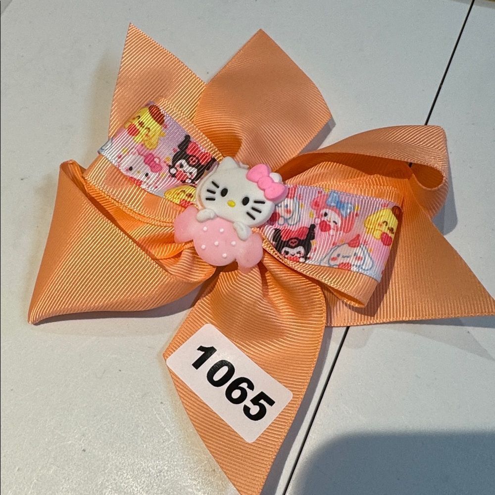 1065 Peach Color Hello Kitty Hair‎ Alligator Clip Bow